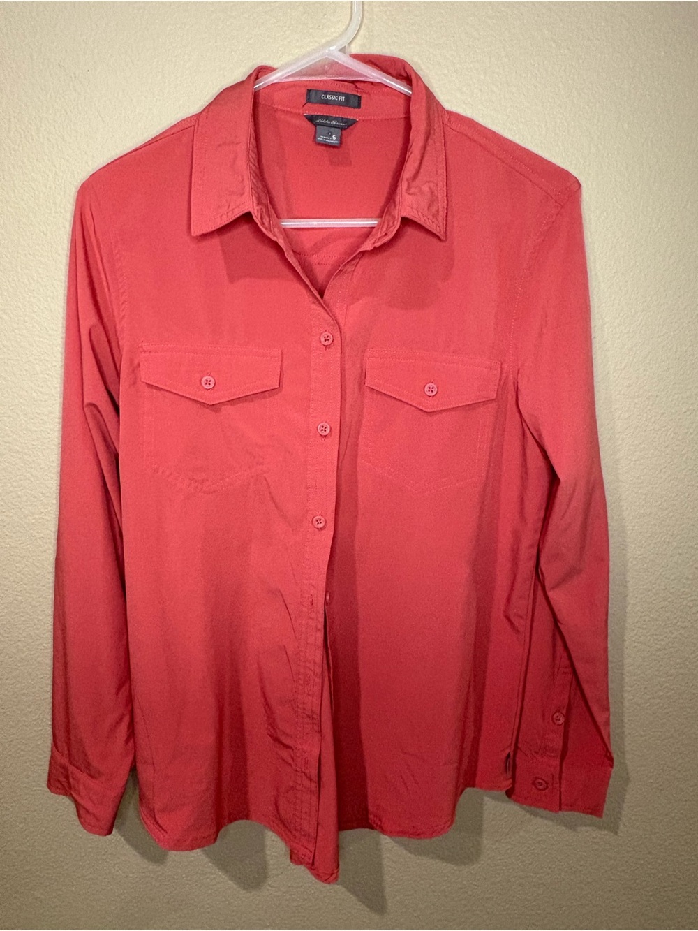 Women's EDDIE BAUER Size small Roll-Tab Sleeve Coral Button Up Departure Shirt